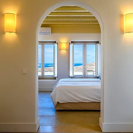 Hotel Camarades Mykonos 3*