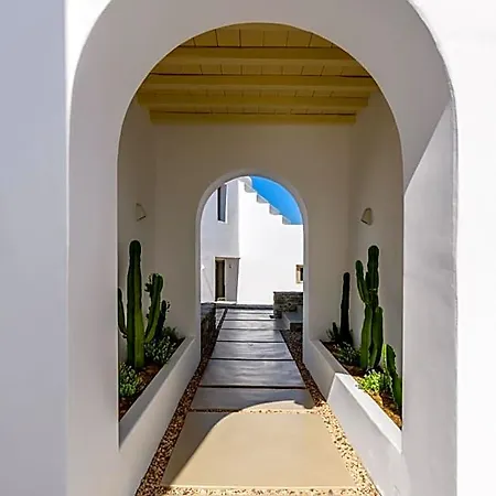 Camarades Mykonos 3*